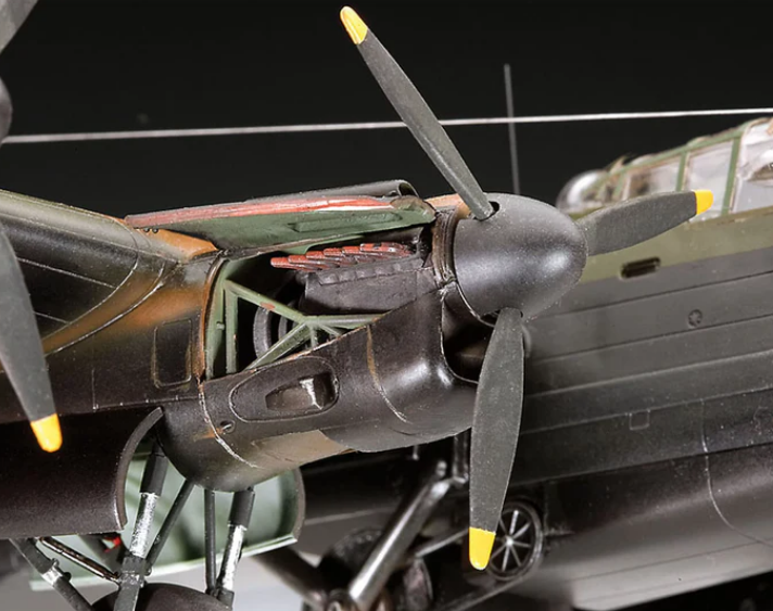 Model do sklejania REVELL /04295/ Lancaster B. III 'Dambusters' (3)